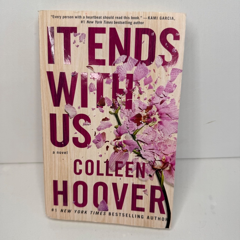It Ends With Us by Colleen Hoover Paperback Contemporary Romance Novel 2016‎